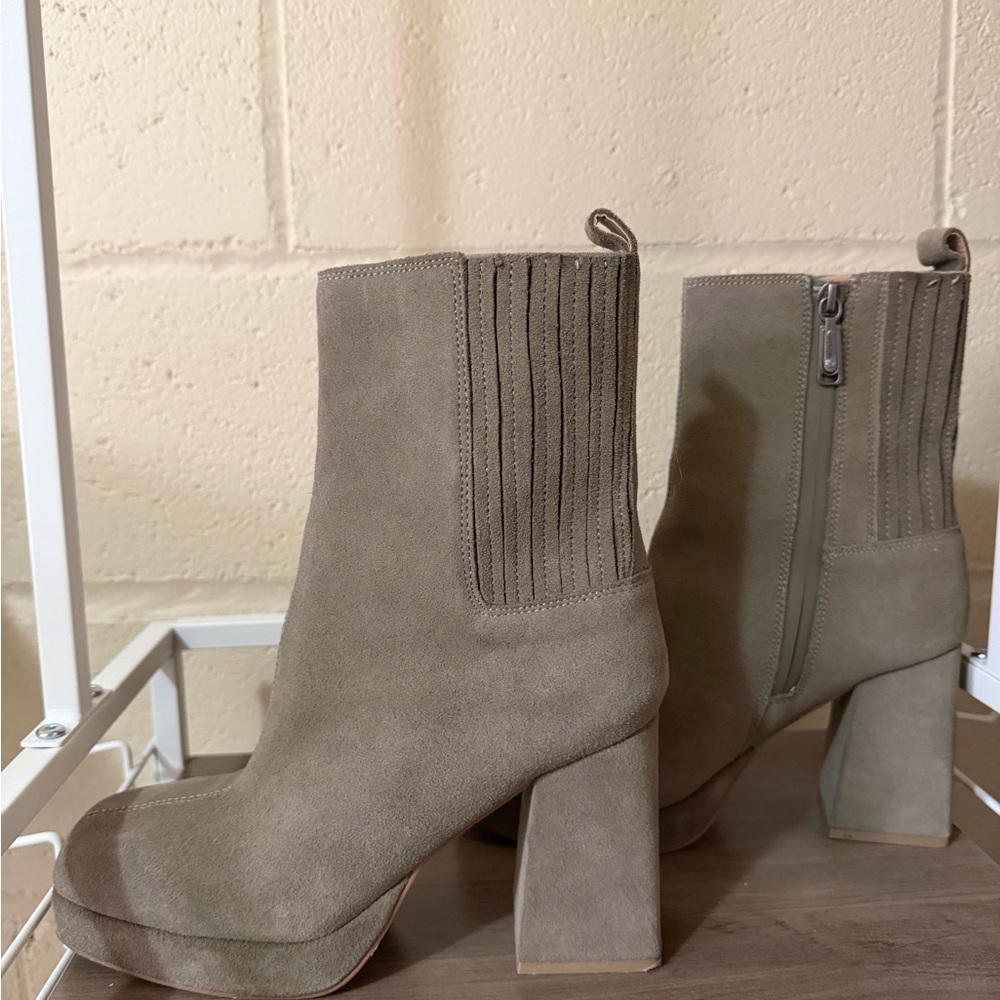 Elegant Taupe Heeled Boots